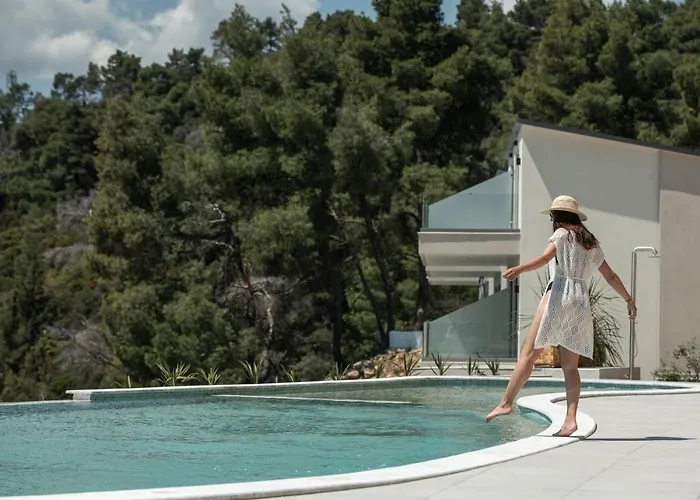 Exclusive Pappas Sarti