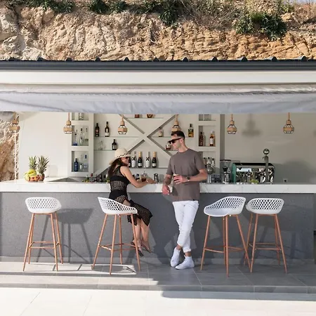 Exclusive Pappas Sarti