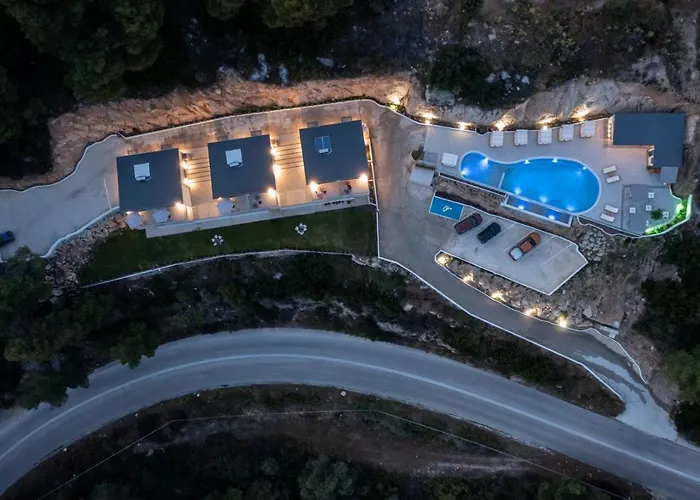 Exclusive Pappas Sárti